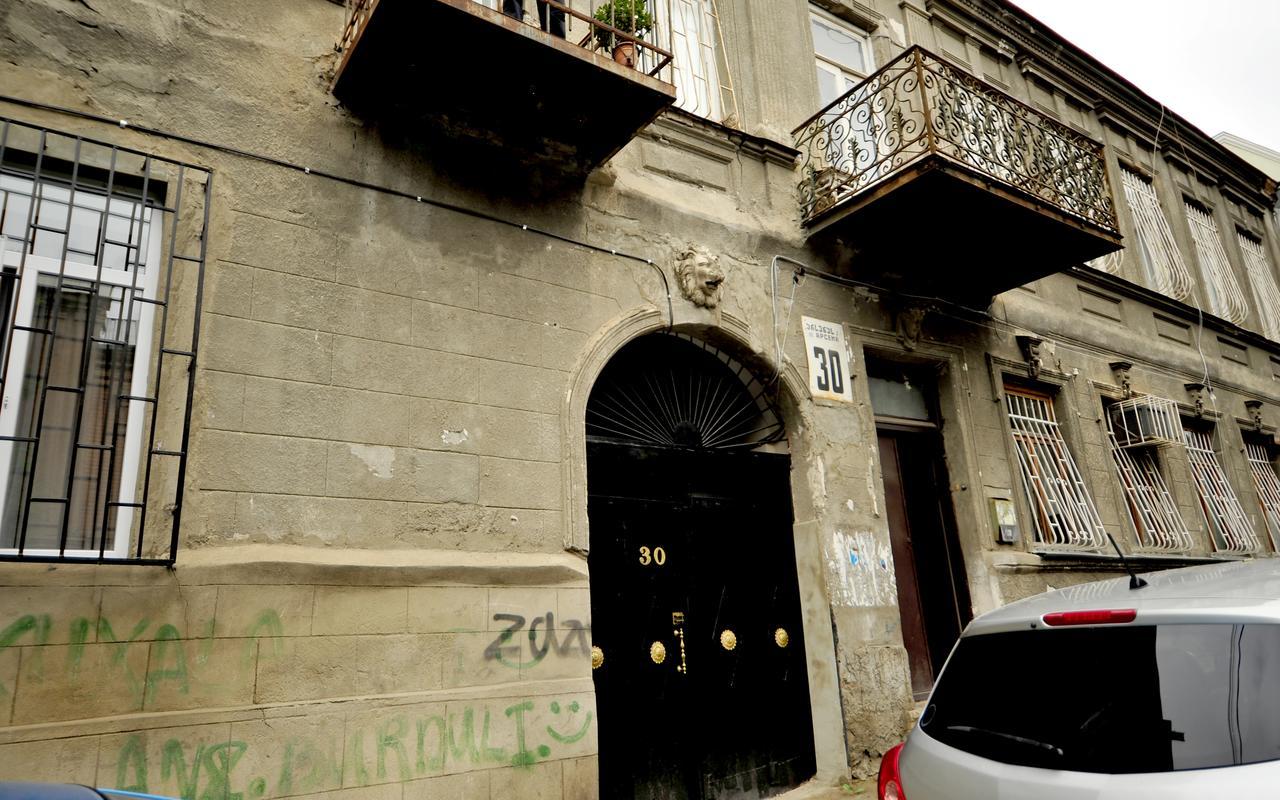 Old Arsena Apartments Tbilisi Bagian luar foto